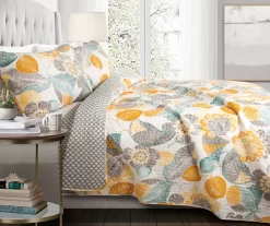 Layla Floral Reversible 3-Piece Quilt Set