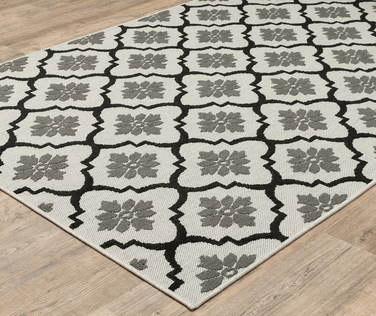 Torgnea Beige & Black Floral Quatrefoil Outdoor Area Rug, (6.7' X 9.2') 2 Torgnea Beige & Black Floral Quatrefoil Outdoor Area Rug, (6.7' X 9.2') - Image 2