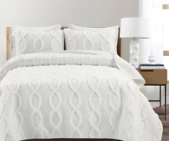 Lush Decor Avon White Ruffled Helix Pattern Quilt Set