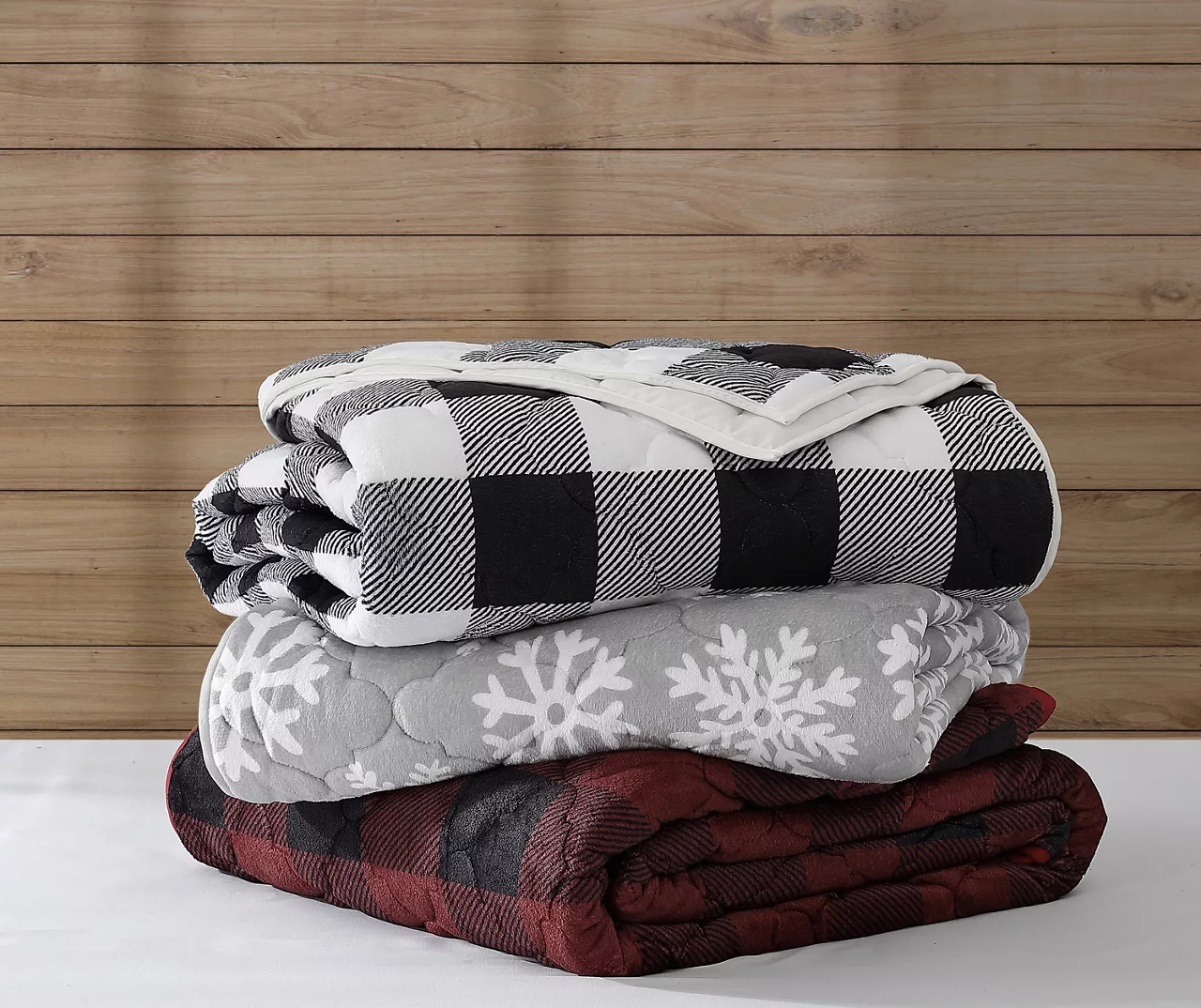 Black & Red Buffalo Check Plush Full/Queen 3-Piece Quilt Set 4 Black & Red Buffalo Check Plush Full/Queen 3-Piece Quilt Set - Image 4